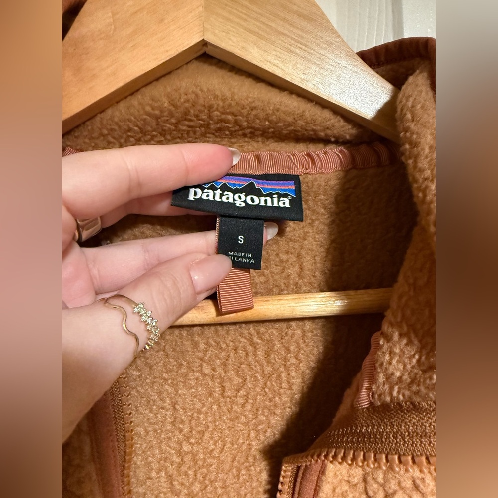 Patagonia Women's Retro Pile Marsupial Fleece Pullover - Picture 3 of 6